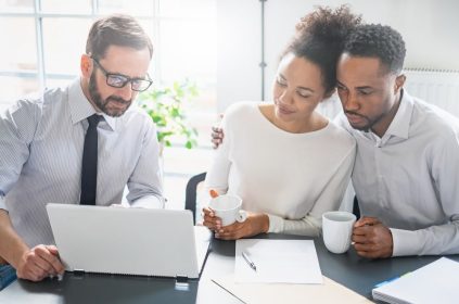 Mortgage broker assisting clients