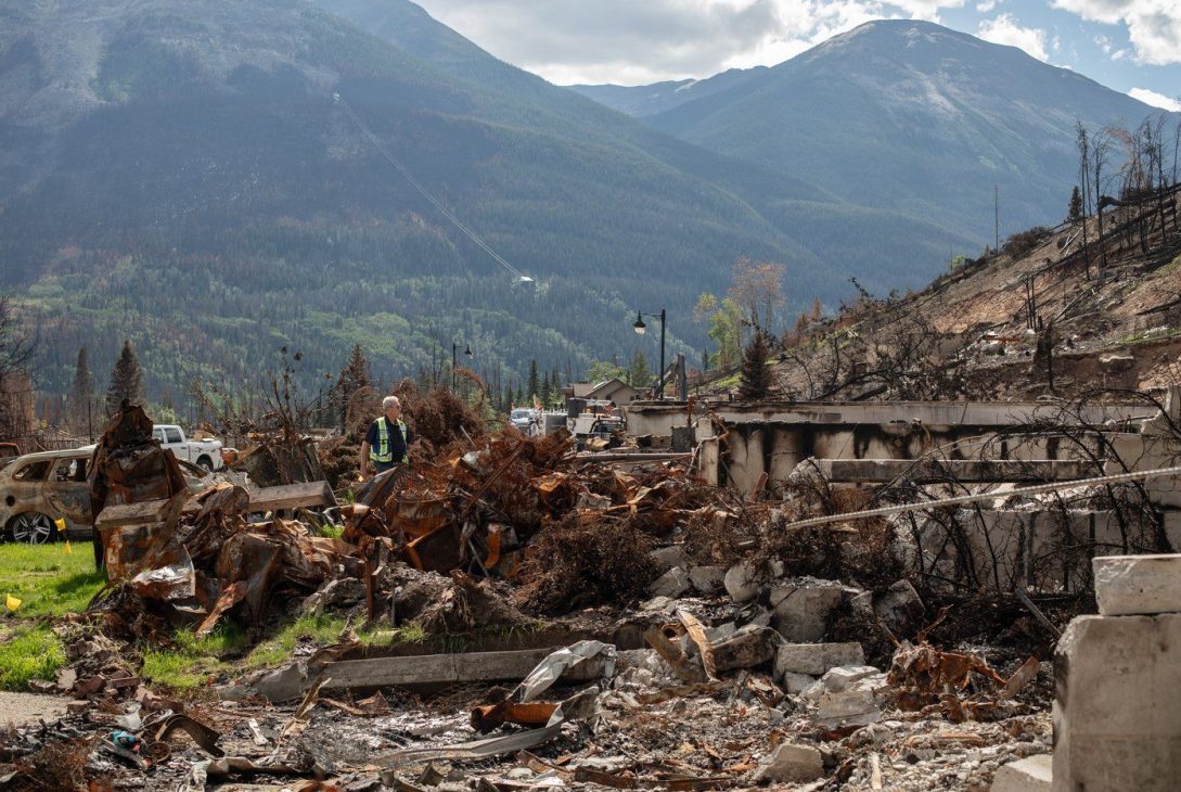 Jasper wildfire rebuild controversey